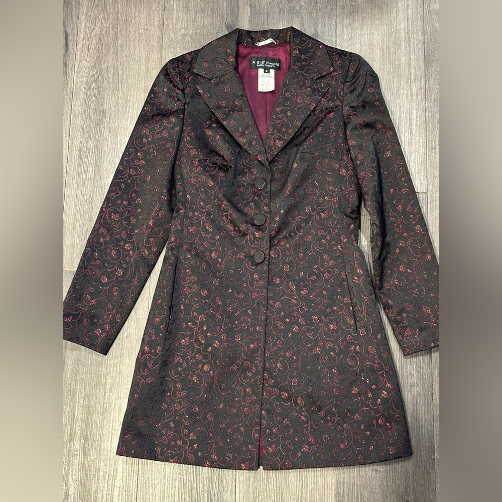 Elegant Black and Burgundy Patterned Blazer